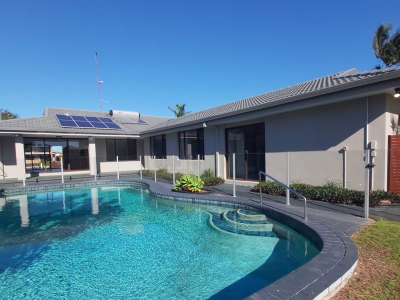 62 Gretel Drive, Mermaid Waters QLD 4218