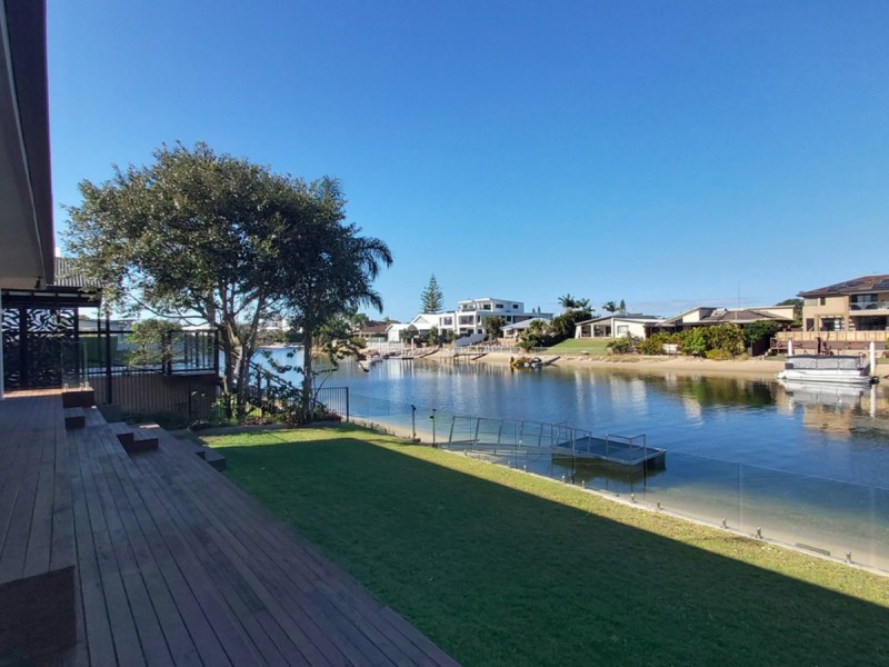 62 Gretel Drive, Mermaid Waters QLD 4218