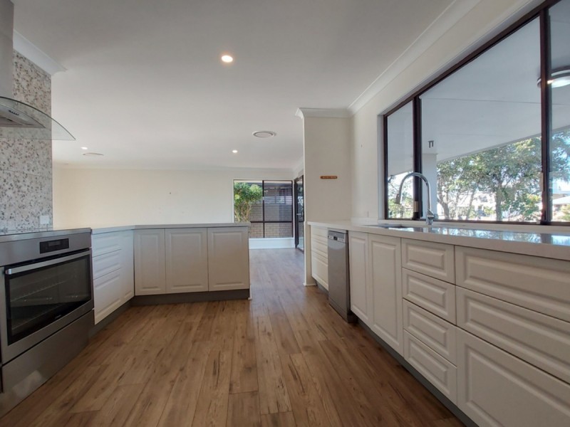 62 Gretel Drive, Mermaid Waters QLD 4218