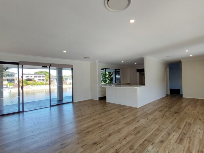 62 Gretel Drive, Mermaid Waters QLD 4218