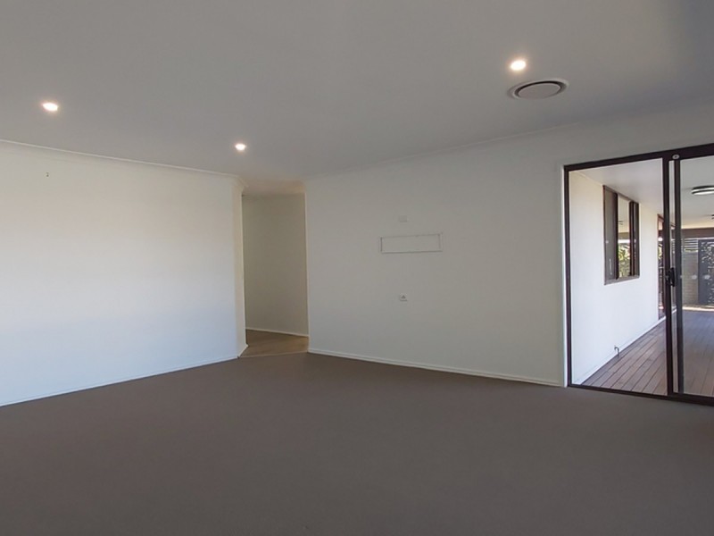 62 Gretel Drive, Mermaid Waters QLD 4218