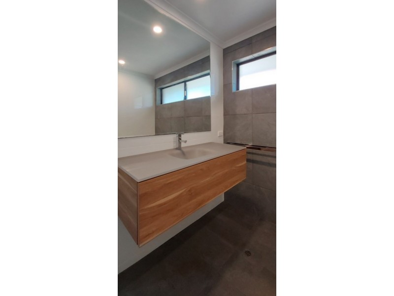 62 Gretel Drive, Mermaid Waters QLD 4218