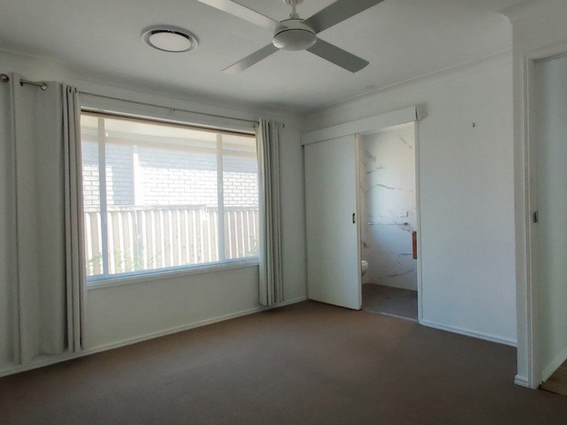 62 Gretel Drive, Mermaid Waters QLD 4218