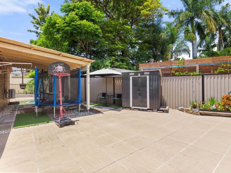 2/4 Telopea Street, Labrador QLD 4215