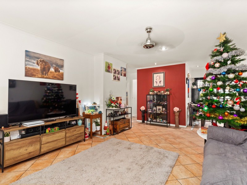 2/4 Telopea Street, Labrador QLD 4215
