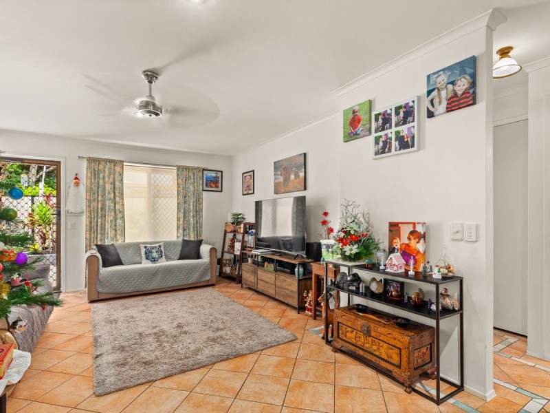 2/4 Telopea Street, Labrador QLD 4215