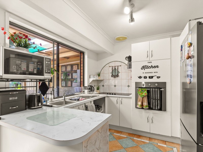 2/4 Telopea Street, Labrador QLD 4215