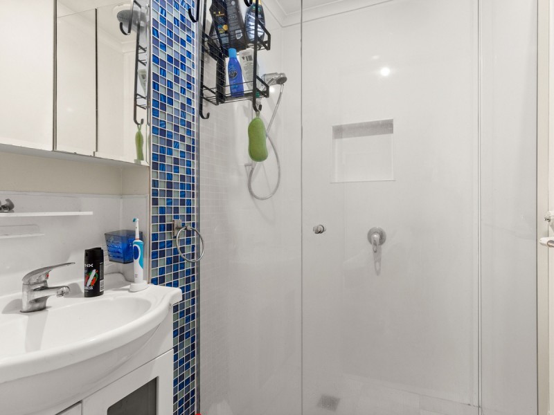 2/4 Telopea Street, Labrador QLD 4215