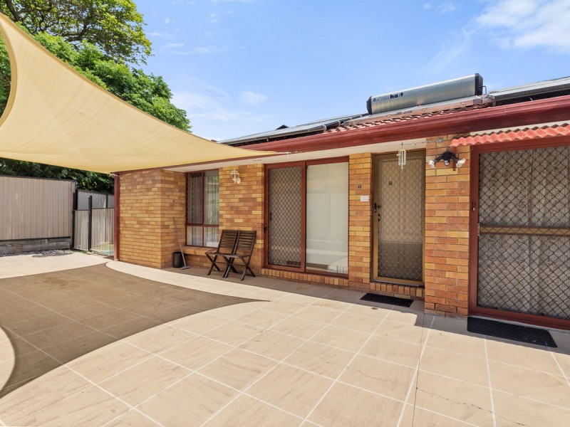 2/4 Telopea Street, Labrador QLD 4215