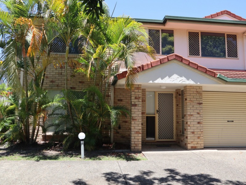 1/106 Pohlman Street, Southport QLD 4215