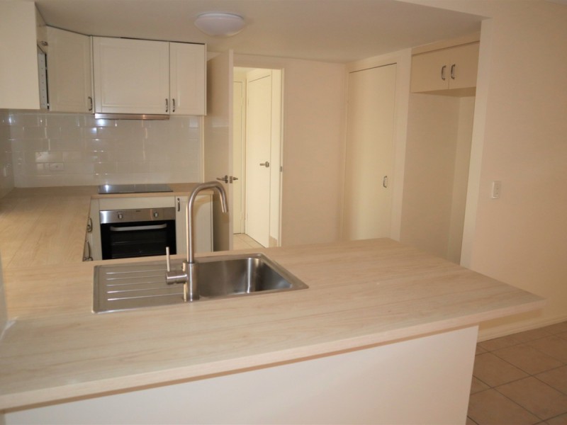 1/106 Pohlman Street, Southport QLD 4215