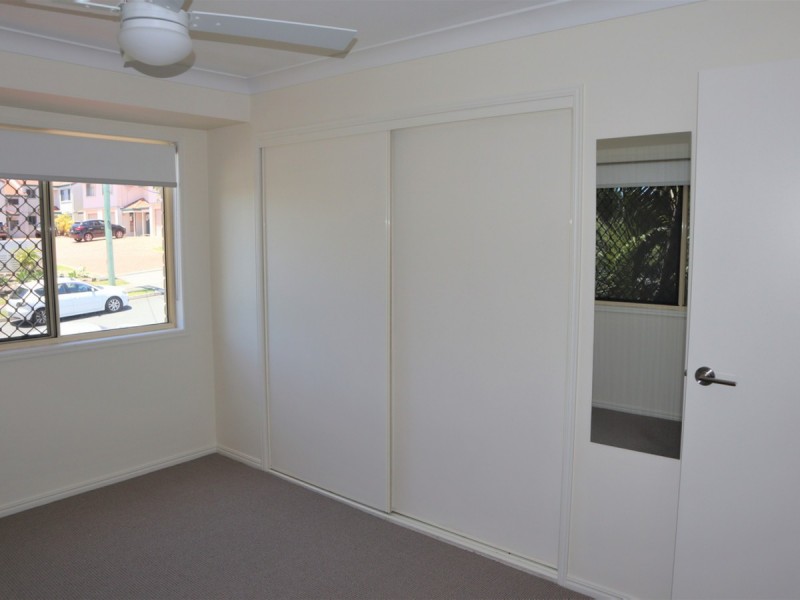 1/106 Pohlman Street, Southport QLD 4215