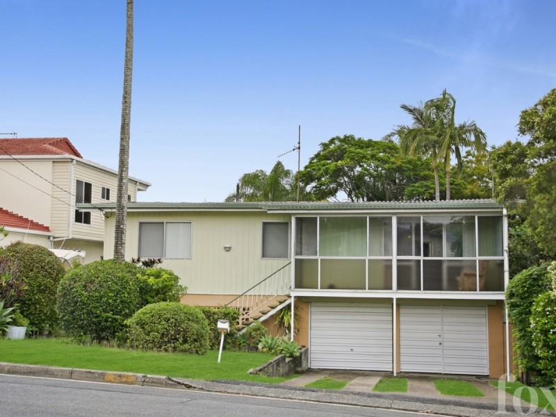 85 Robert Street, Labrador QLD 4215