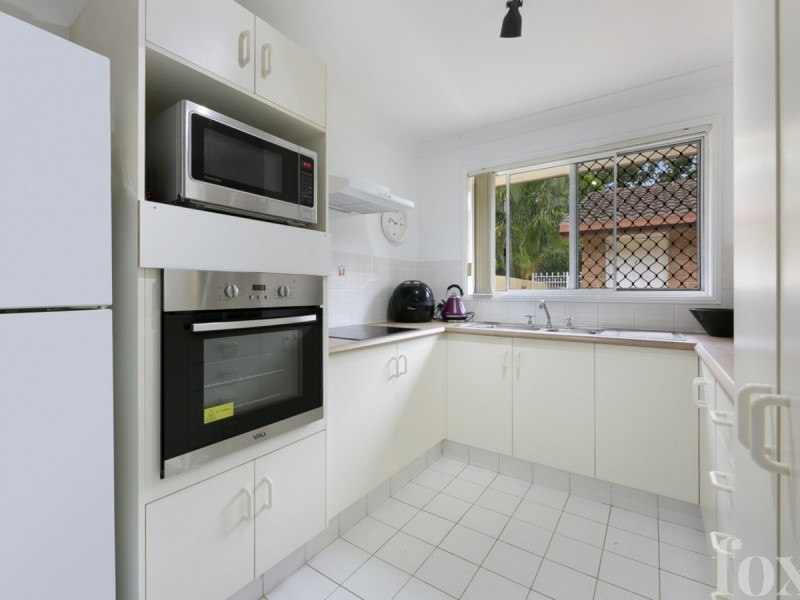 2/24 Freeman Street, Labrador QLD 4215