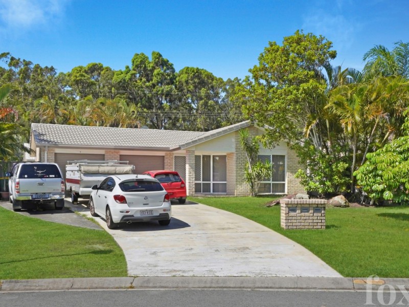 2/1 Jannie Court, Labrador QLD 4215