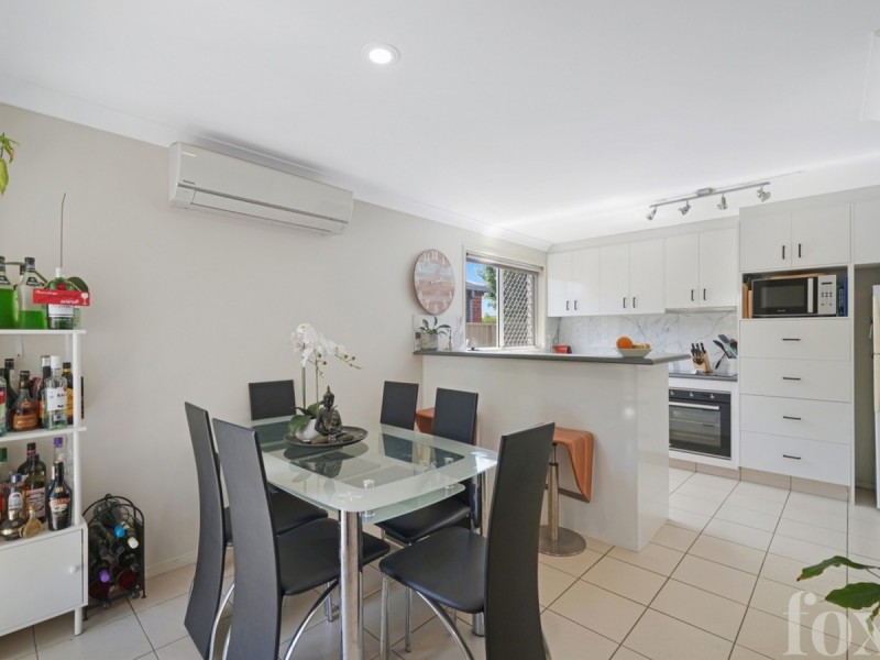 2/1 Jannie Court, Labrador QLD 4215