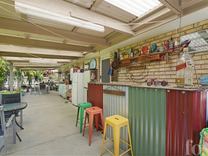 2/1 Jannie Court, Labrador QLD 4215