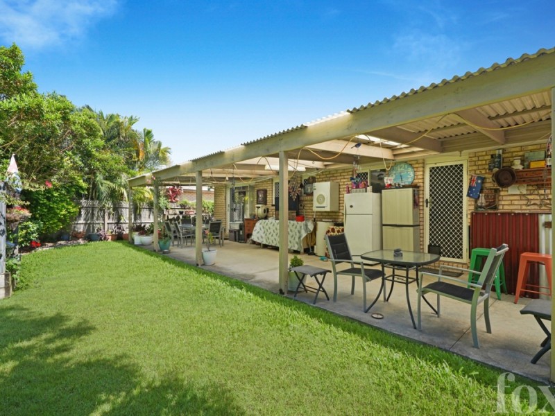 2/1 Jannie Court, Labrador QLD 4215