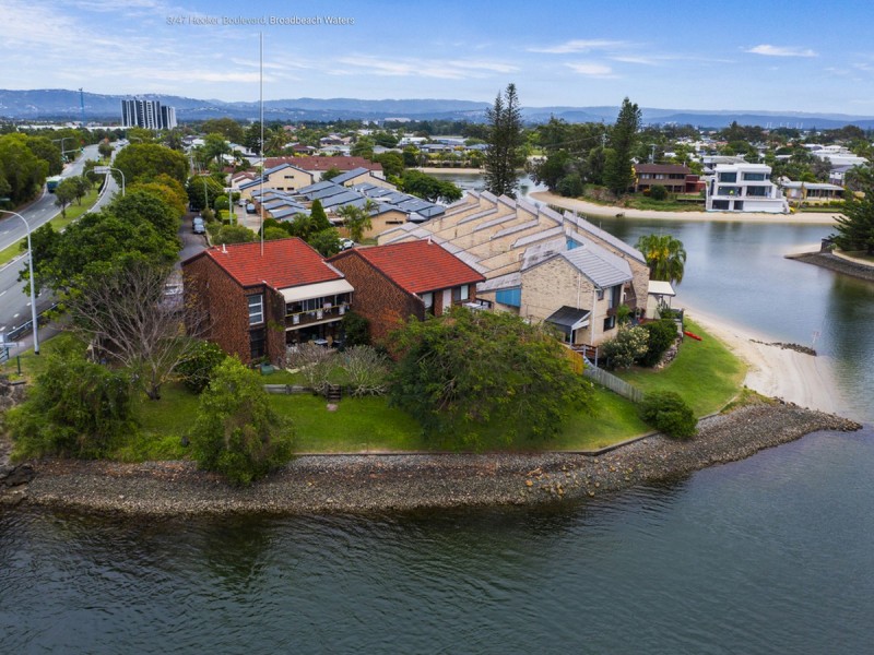 3/47 Hooker Boulevard, Broadbeach Waters QLD 4218