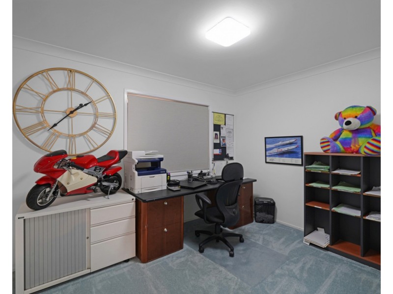1 Sturt Street, Molendinar QLD 4214