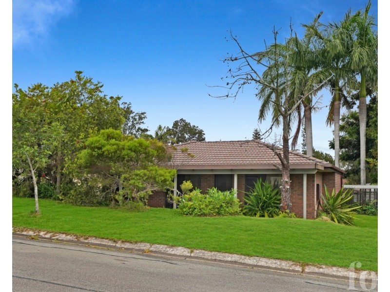 1/8 Morinda Way, Labrador QLD 4215