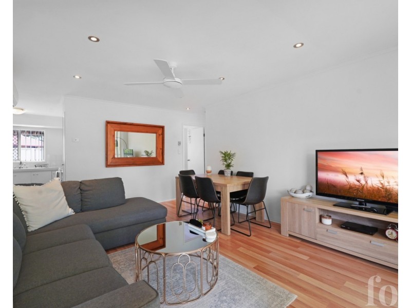 2/6 Hentdale Court, Labrador QLD 4215