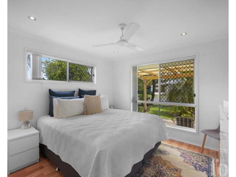 2/6 Hentdale Court, Labrador QLD 4215