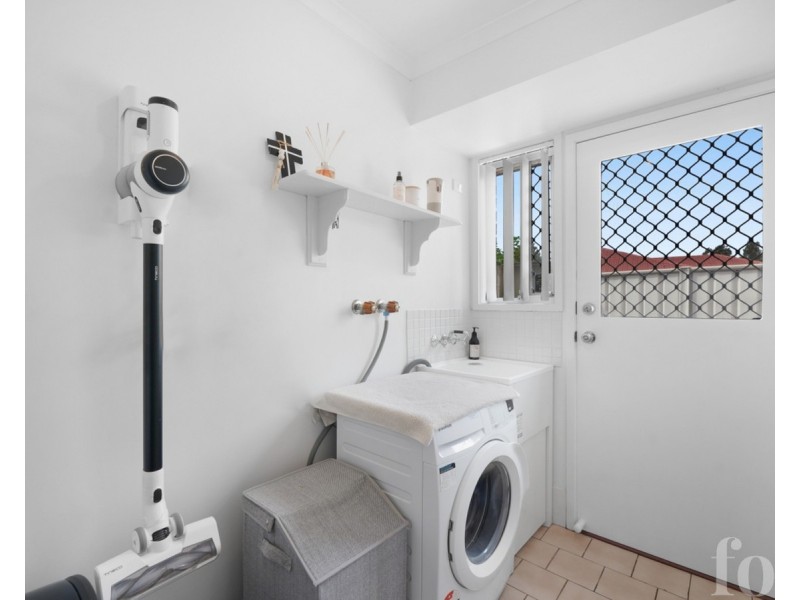 2/6 Hentdale Court, Labrador QLD 4215