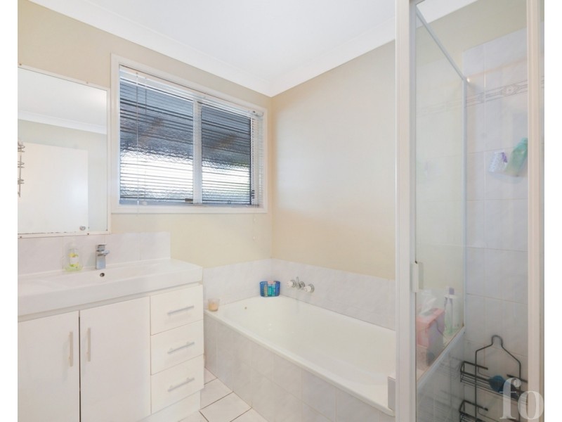 183 Greenacre Drive, Arundel QLD 4214