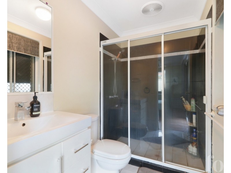 183 Greenacre Drive, Arundel QLD 4214