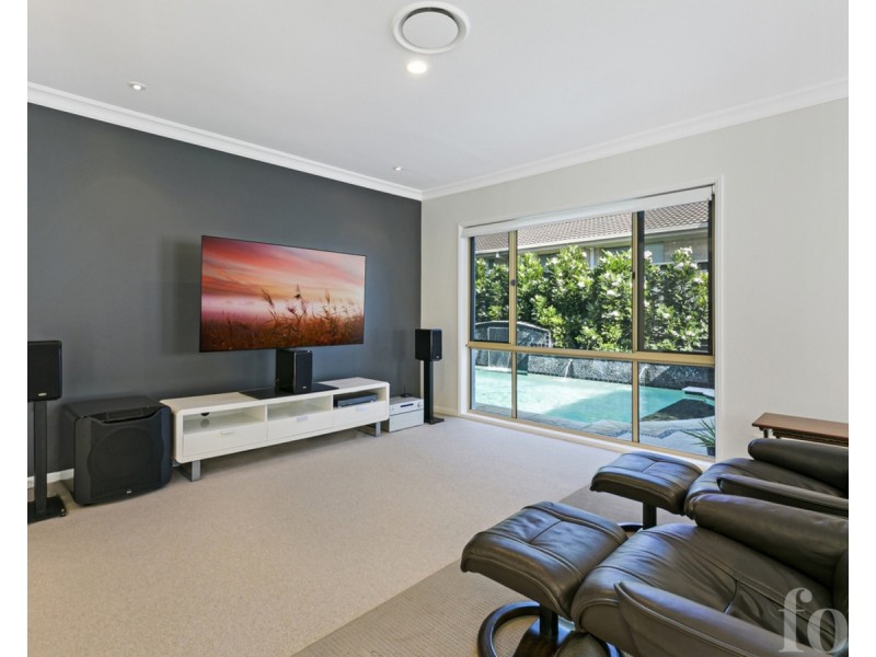 44 Crestwood Drive, Molendinar QLD 4214