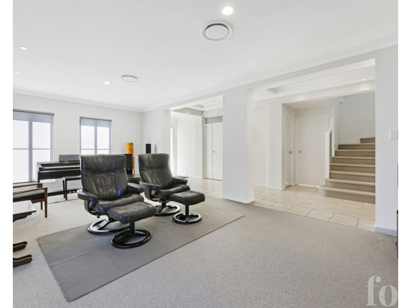 44 Crestwood Drive, Molendinar QLD 4214
