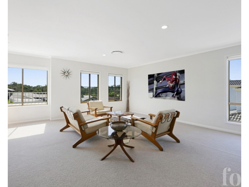 44 Crestwood Drive, Molendinar QLD 4214