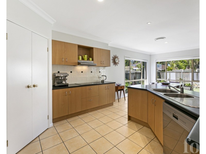 44 Crestwood Drive, Molendinar QLD 4214