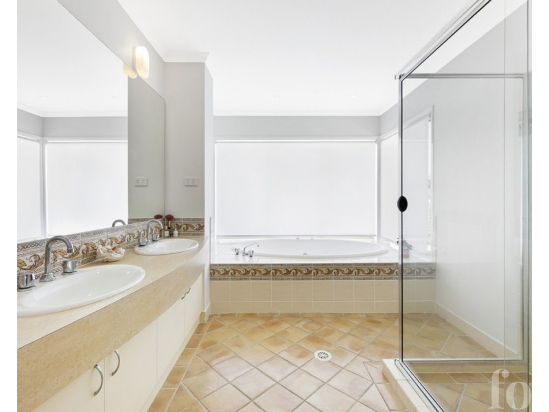 44 Crestwood Drive, Molendinar QLD 4214