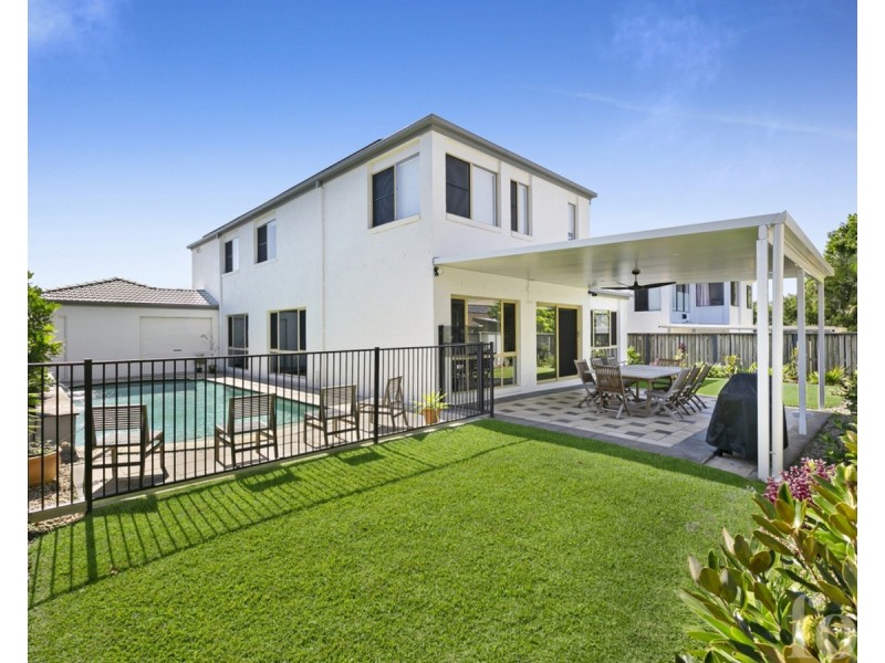 44 Crestwood Drive, Molendinar QLD 4214