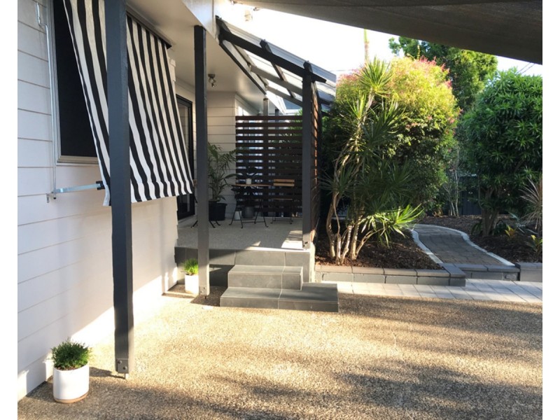 20 Barnard Street, Biggera Waters QLD 4216