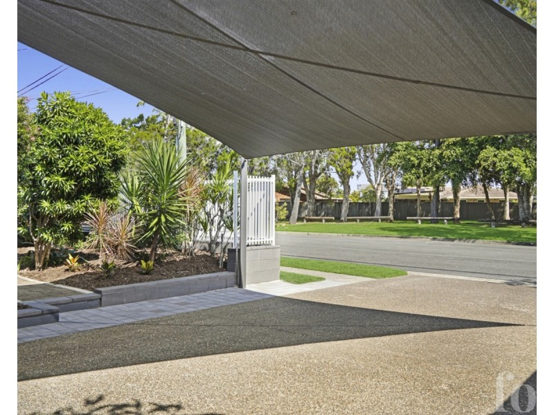 20 Barnard Street, Biggera Waters QLD 4216