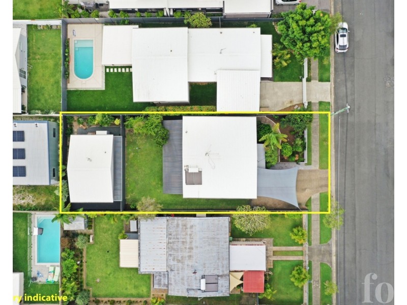 20 Barnard Street, Biggera Waters QLD 4216