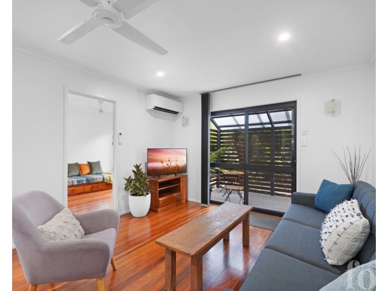 20 Barnard Street, Biggera Waters QLD 4216