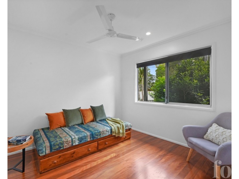 20 Barnard Street, Biggera Waters QLD 4216