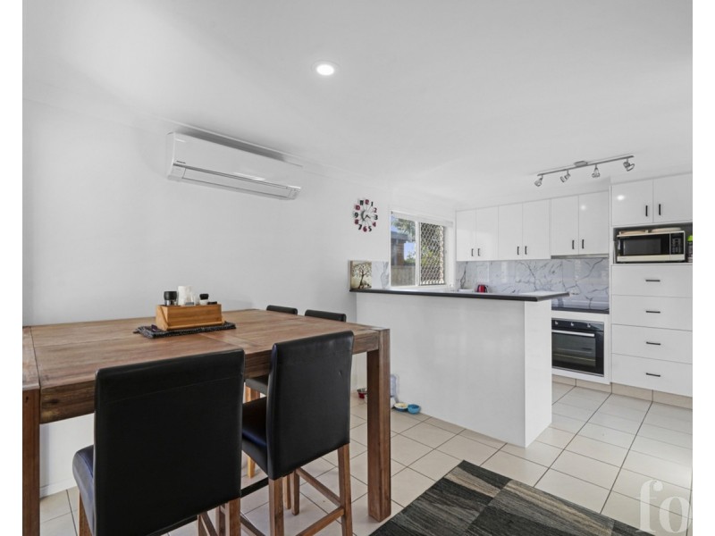 2/1 Jannie Court, Labrador QLD 4215