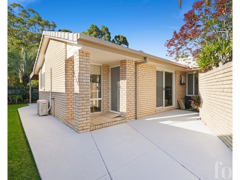 2/1 Jannie Court, Labrador QLD 4215