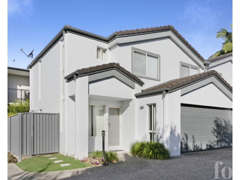 2/117 Eugaree Street, Southport QLD 4215