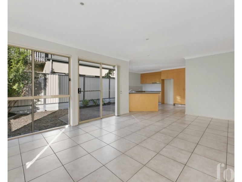2/117 Eugaree Street, Southport QLD 4215