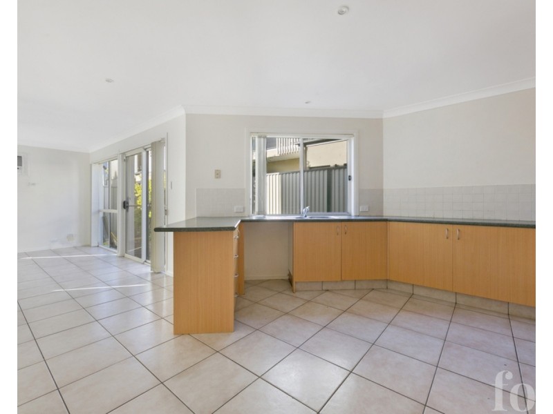 2/117 Eugaree Street, Southport QLD 4215