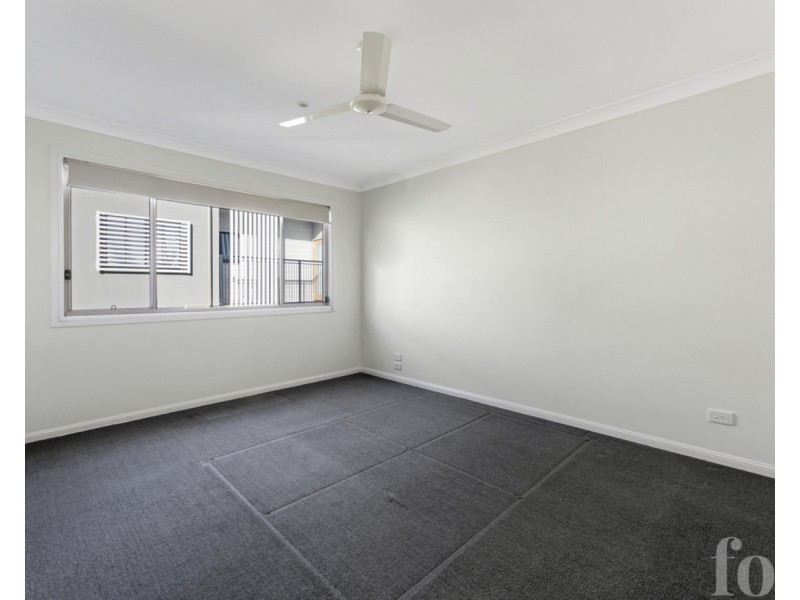 2/117 Eugaree Street, Southport QLD 4215