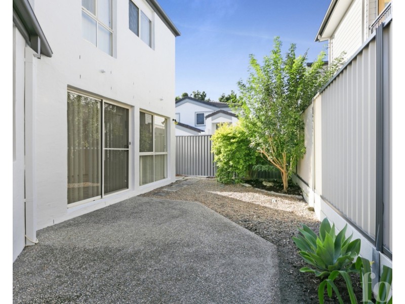 2/117 Eugaree Street, Southport QLD 4215