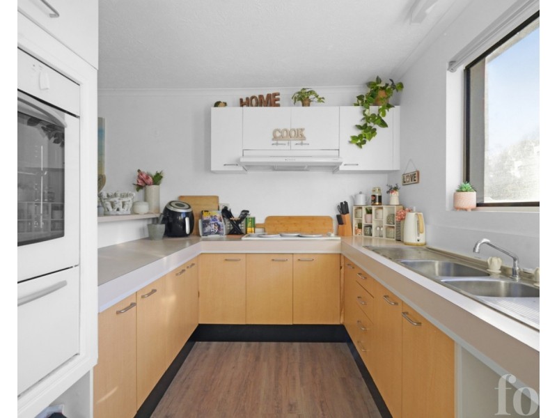 4/15 Huth Street, Labrador QLD 4215