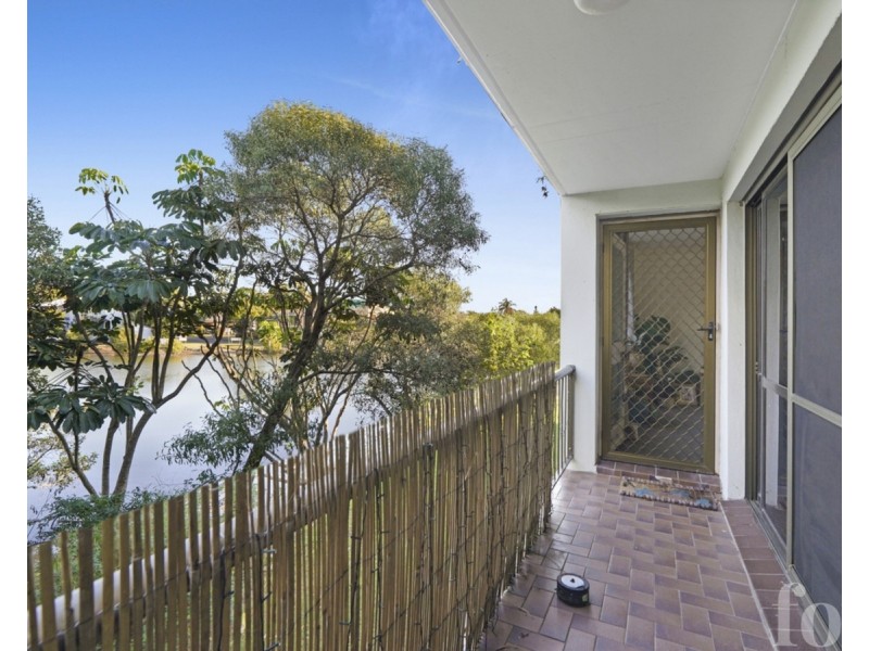 4/15 Huth Street, Labrador QLD 4215